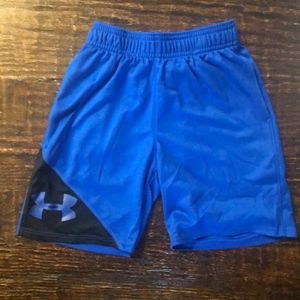 Under Armour boys short size 6